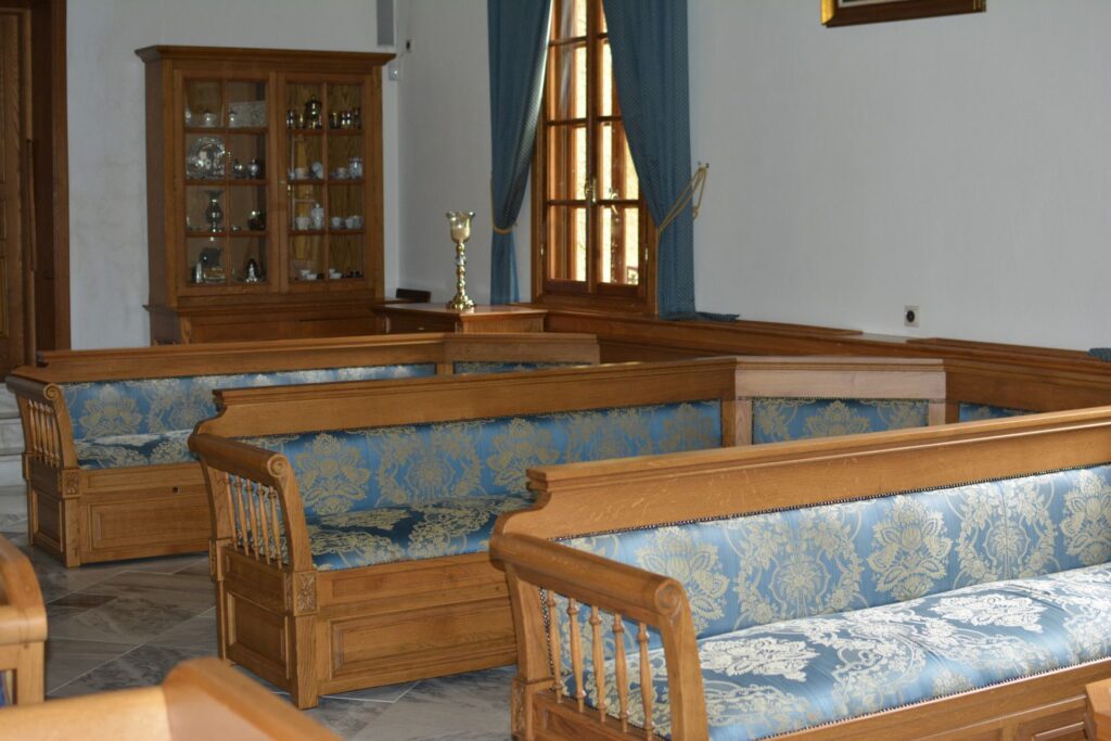 Monastery Μansion - Seats-029