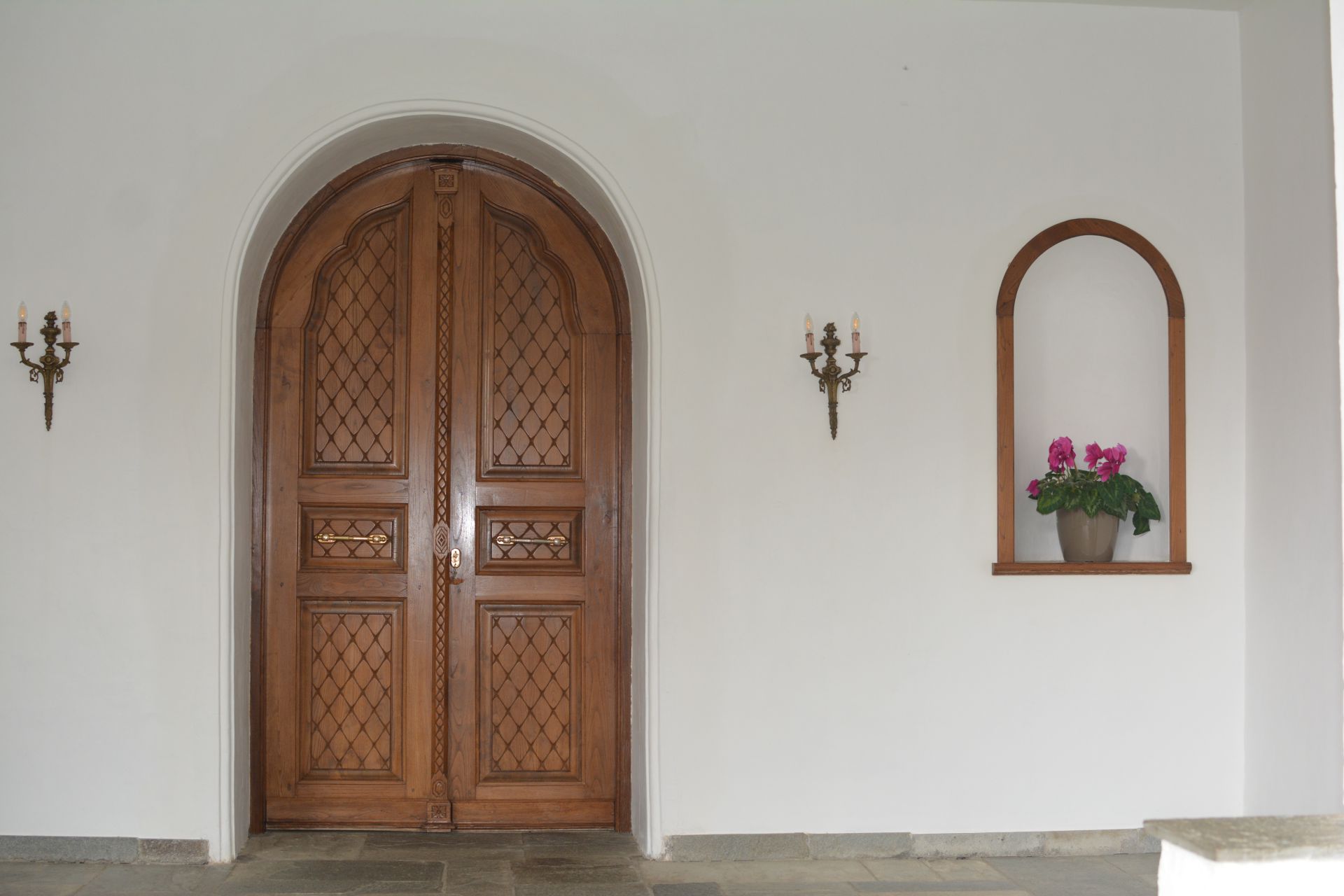 Woodcarved doors windows Woodcarved doors windows