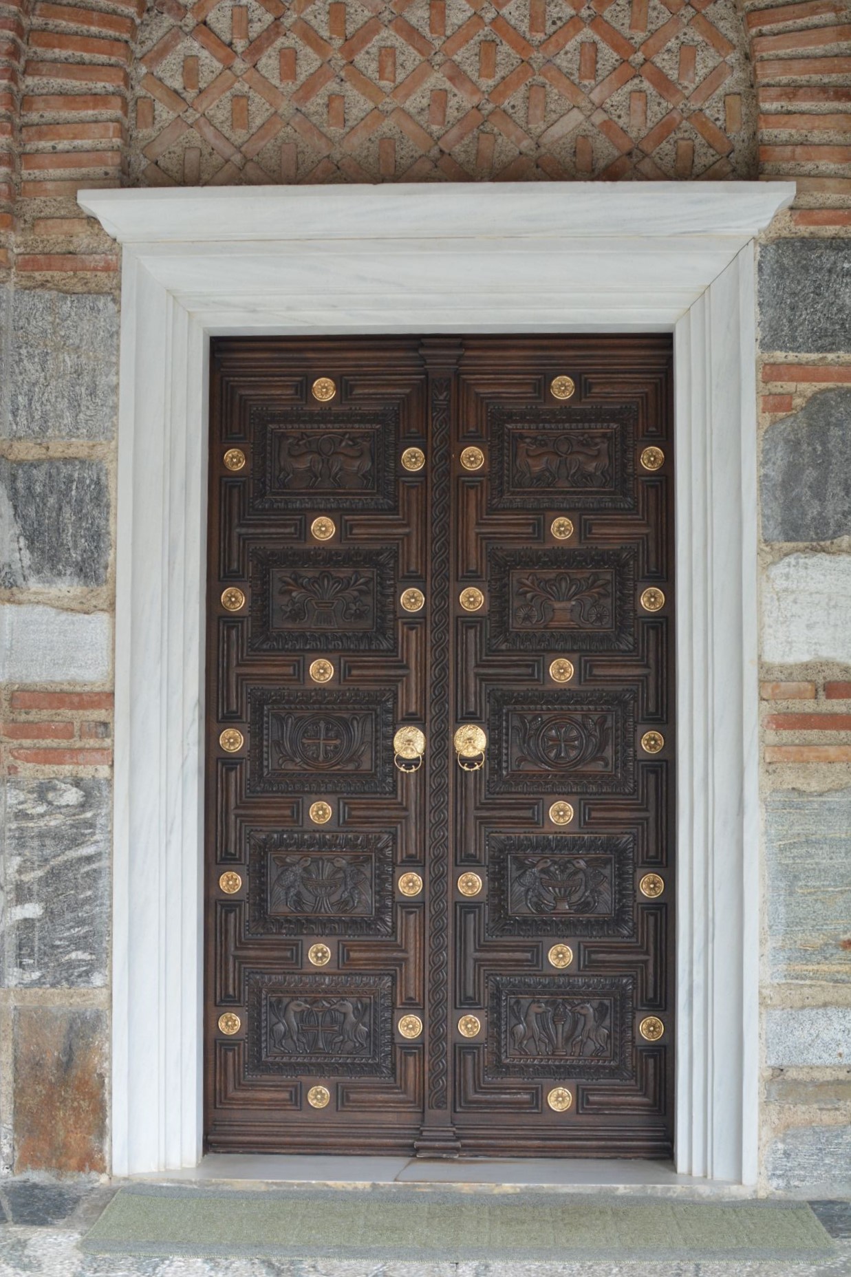 Woodcarved doors windows Woodcarved doors windows