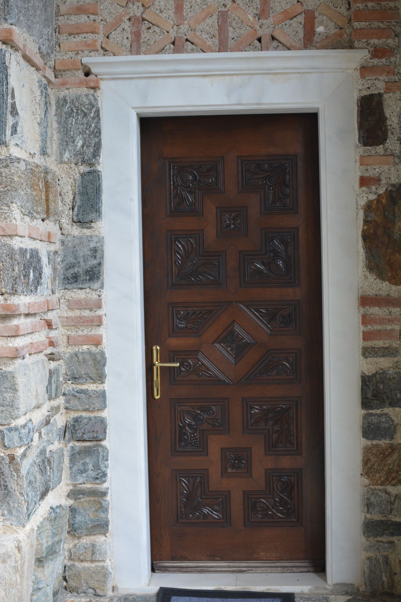 Woodcarved doors windows Woodcarved doors windows