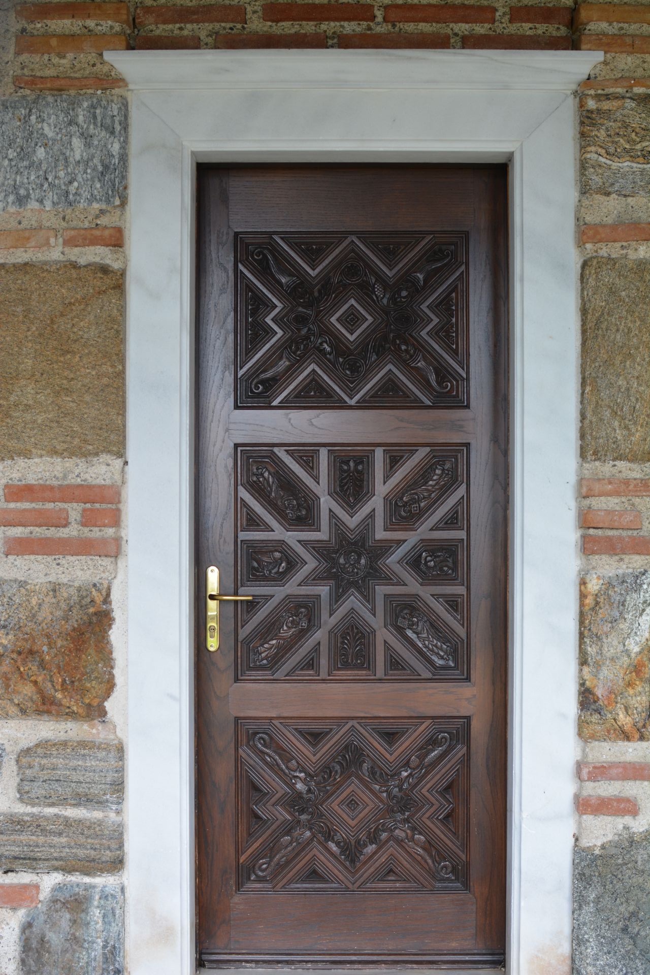 Woodcarved doors windows Woodcarved doors windows