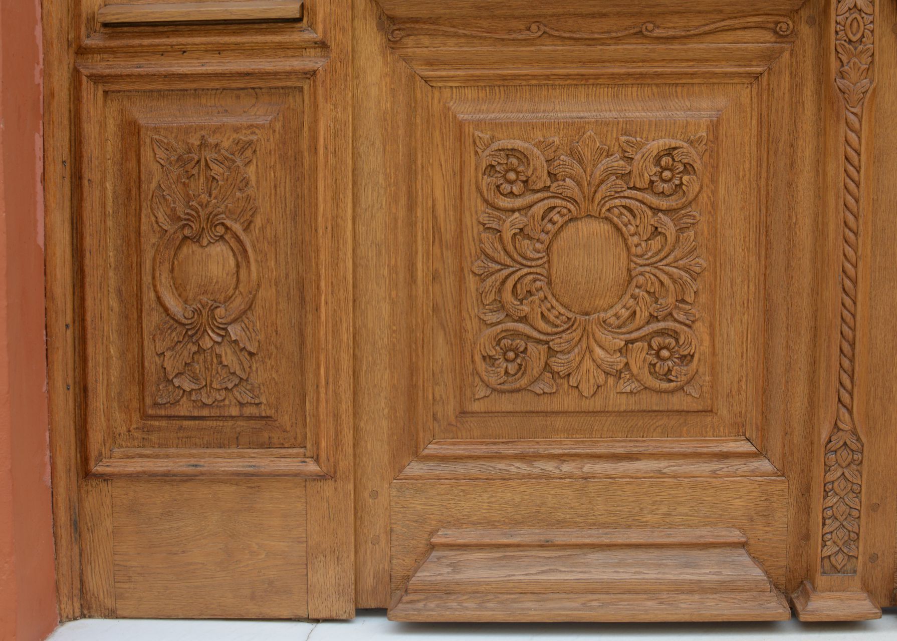 Woodcarved doors windows Woodcarved doors windows
