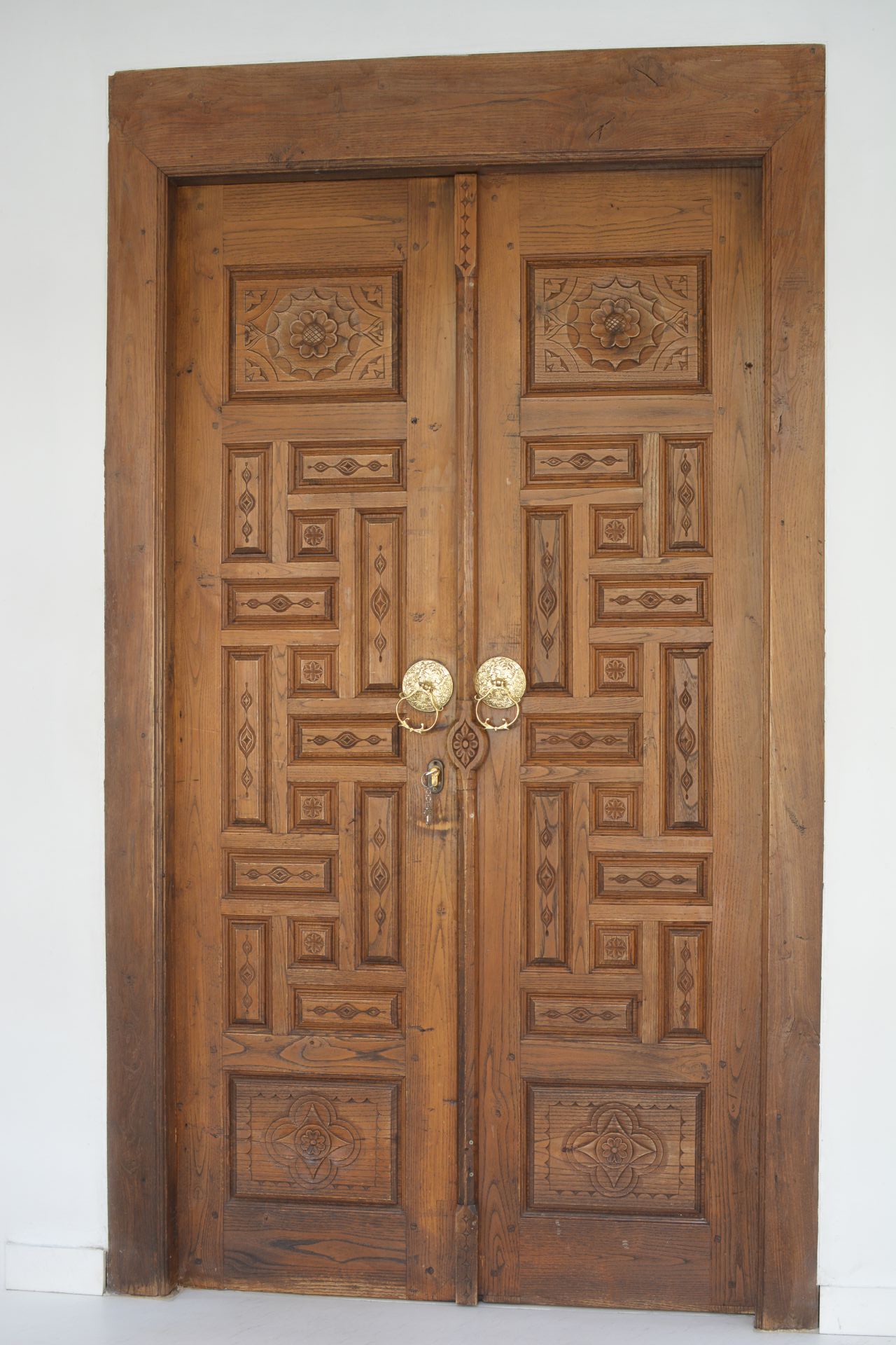 Woodcarved doors windows Woodcarved doors windows