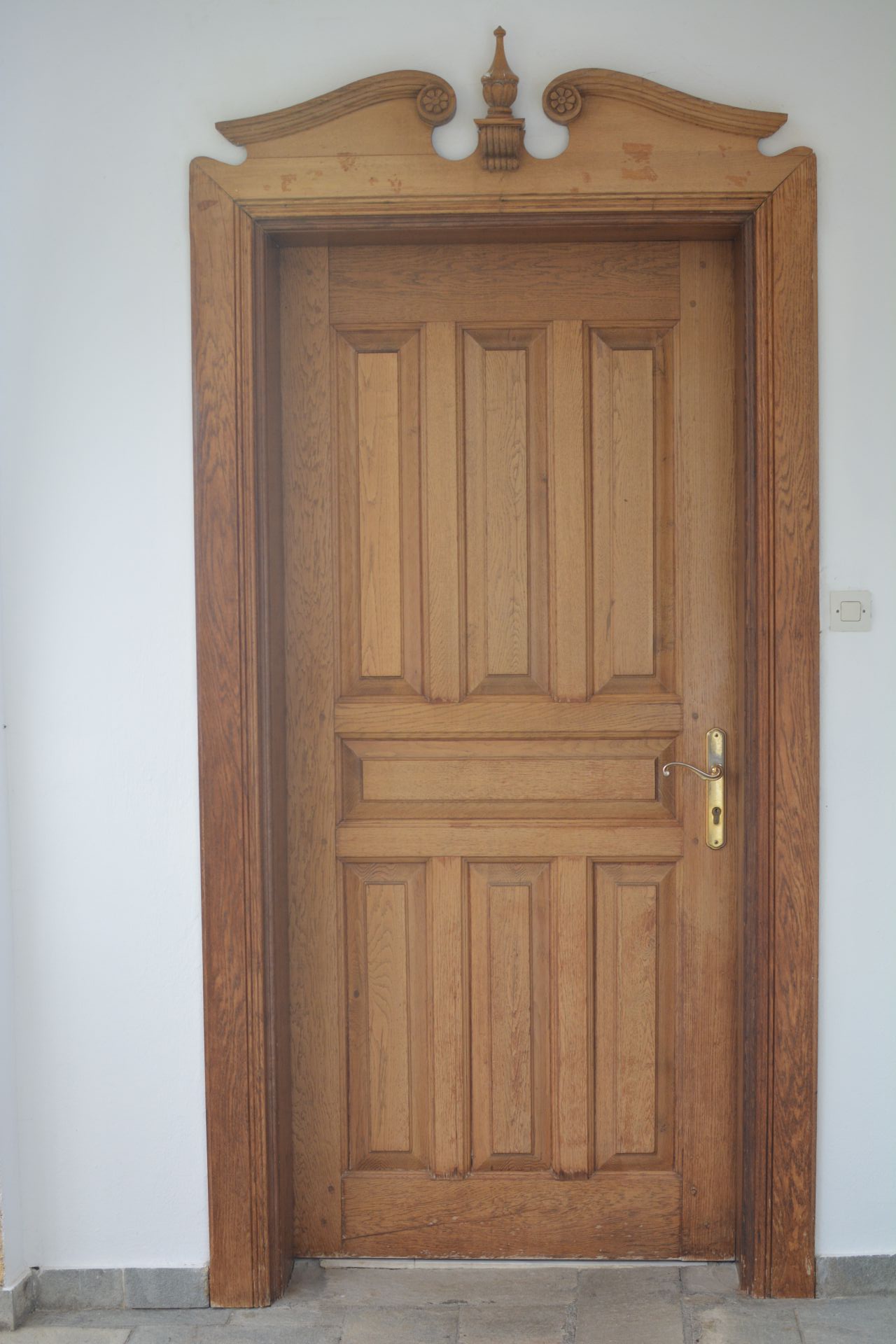 Woodcarved doors windows Woodcarved doors windows