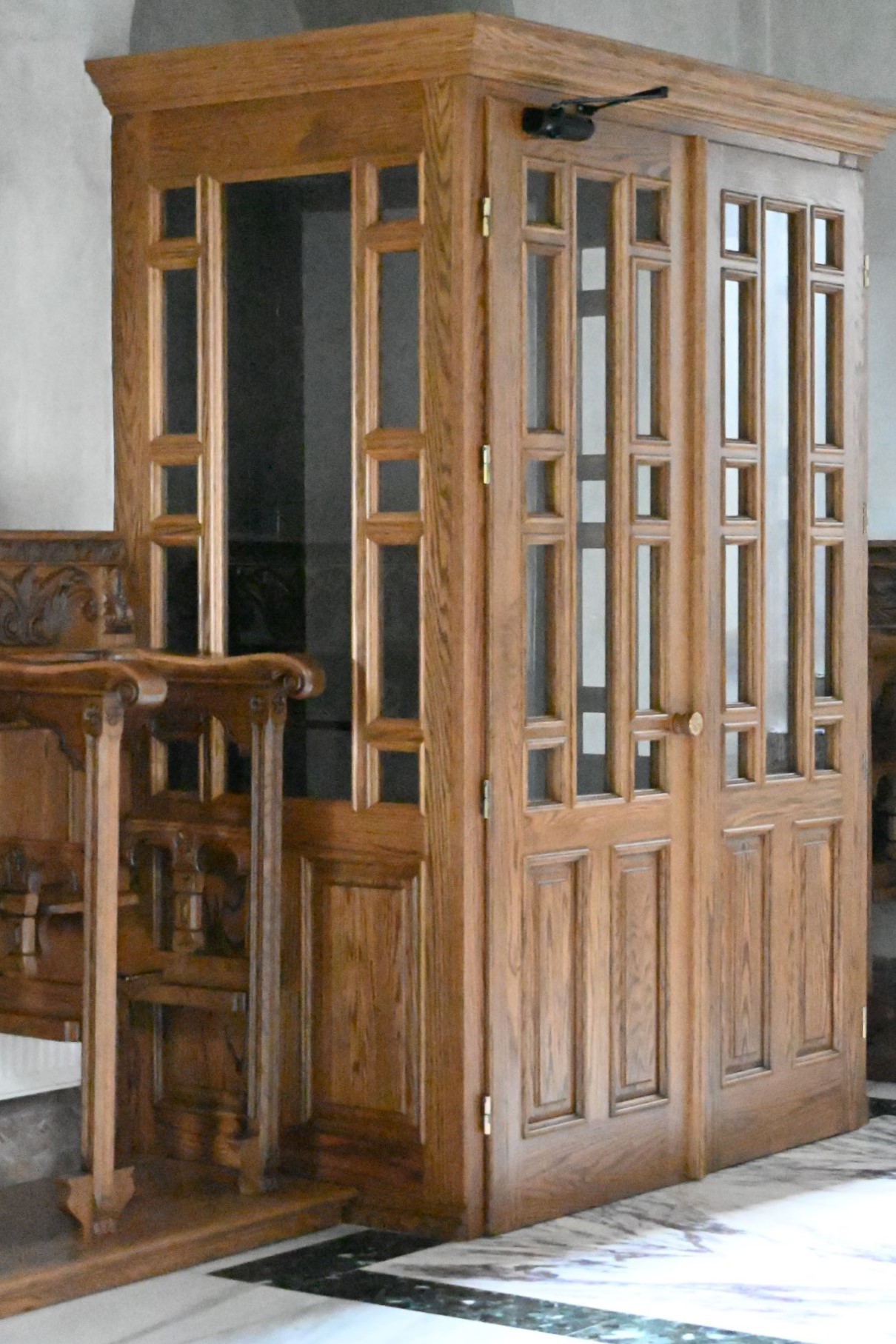 Woodcarved doors windows Woodcarved doors windows