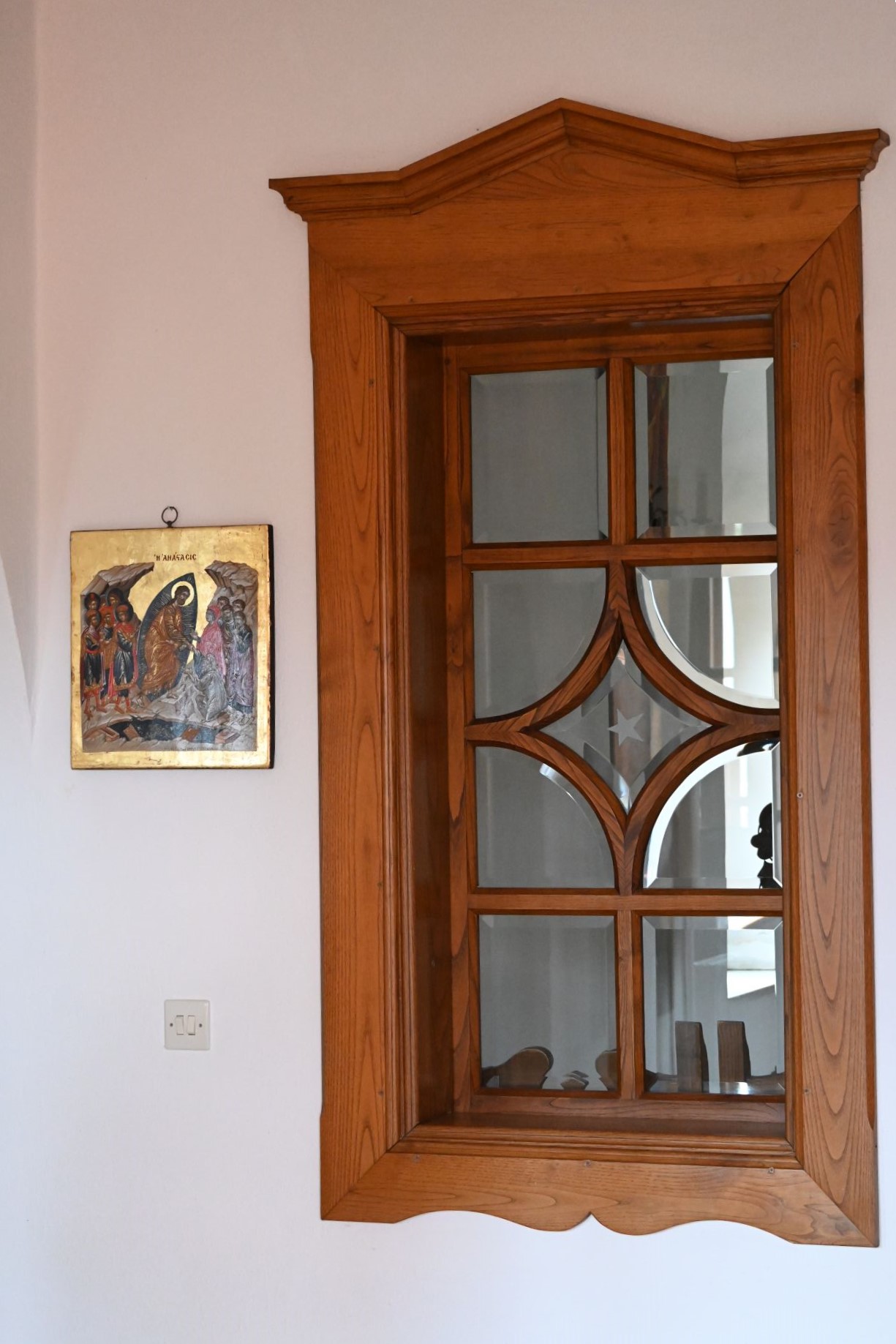 Woodcarved doors windows Woodcarved doors windows